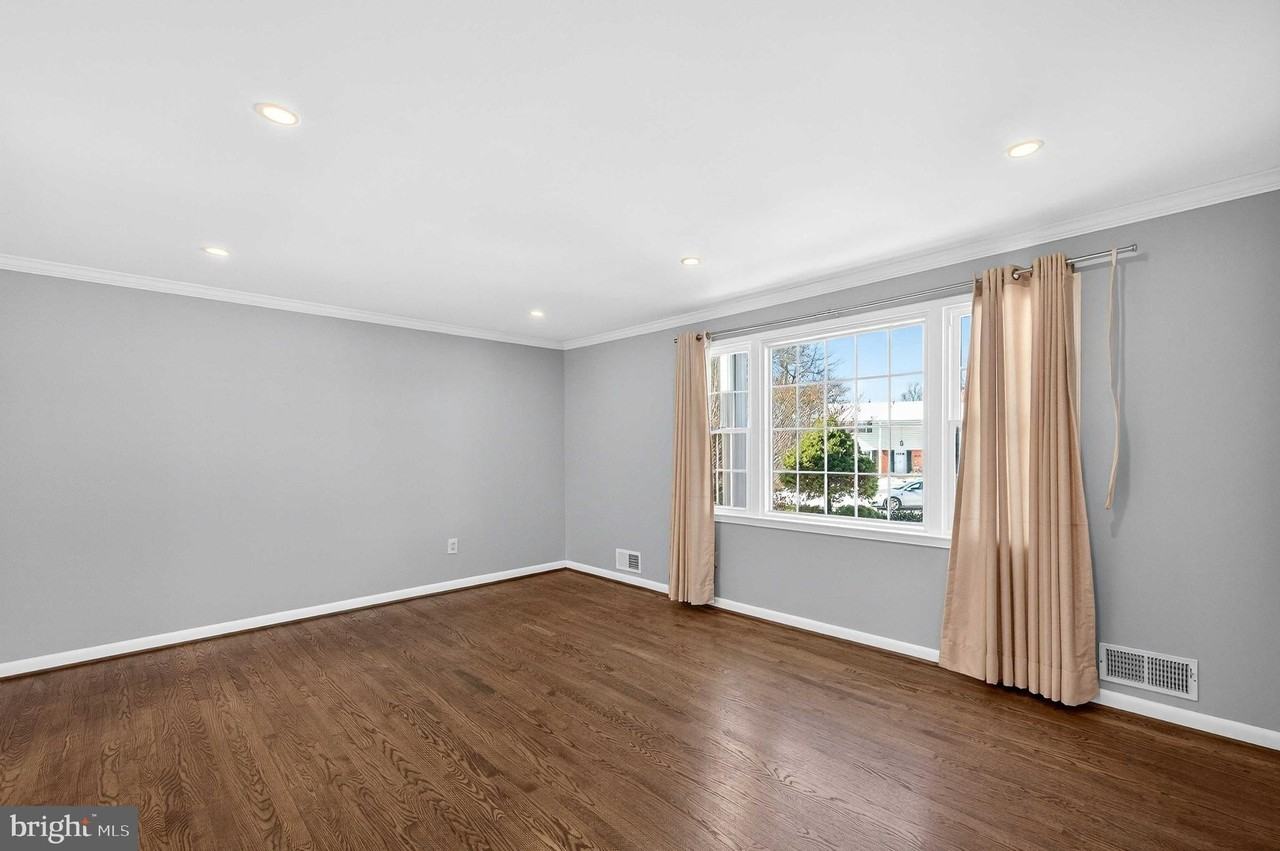 9125 Donna Dean Dr - Photo 3 of 32