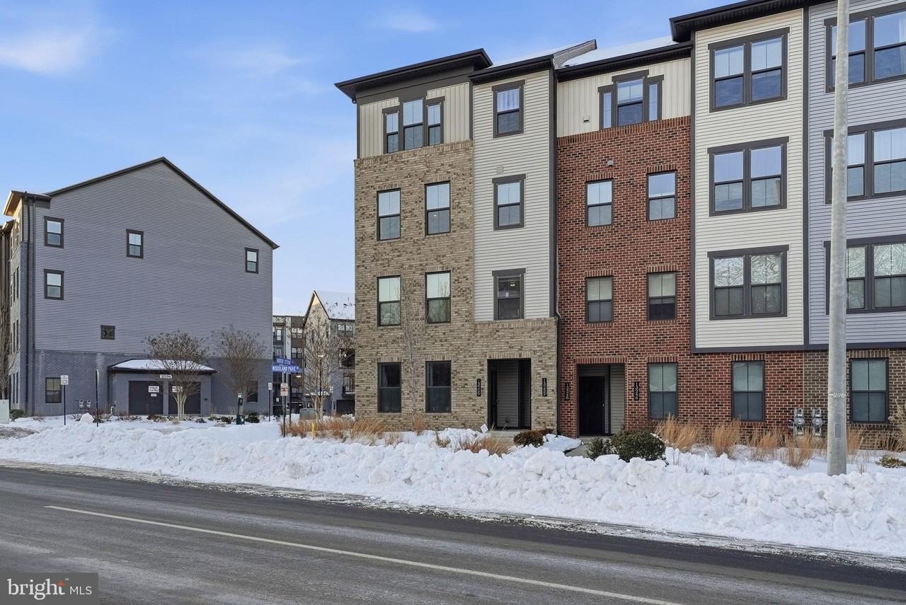 13252 Woodland Park Rd - Photo 3 of 33