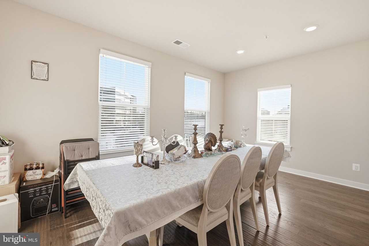 13252 Woodland Park Rd - Photo 7 of 33