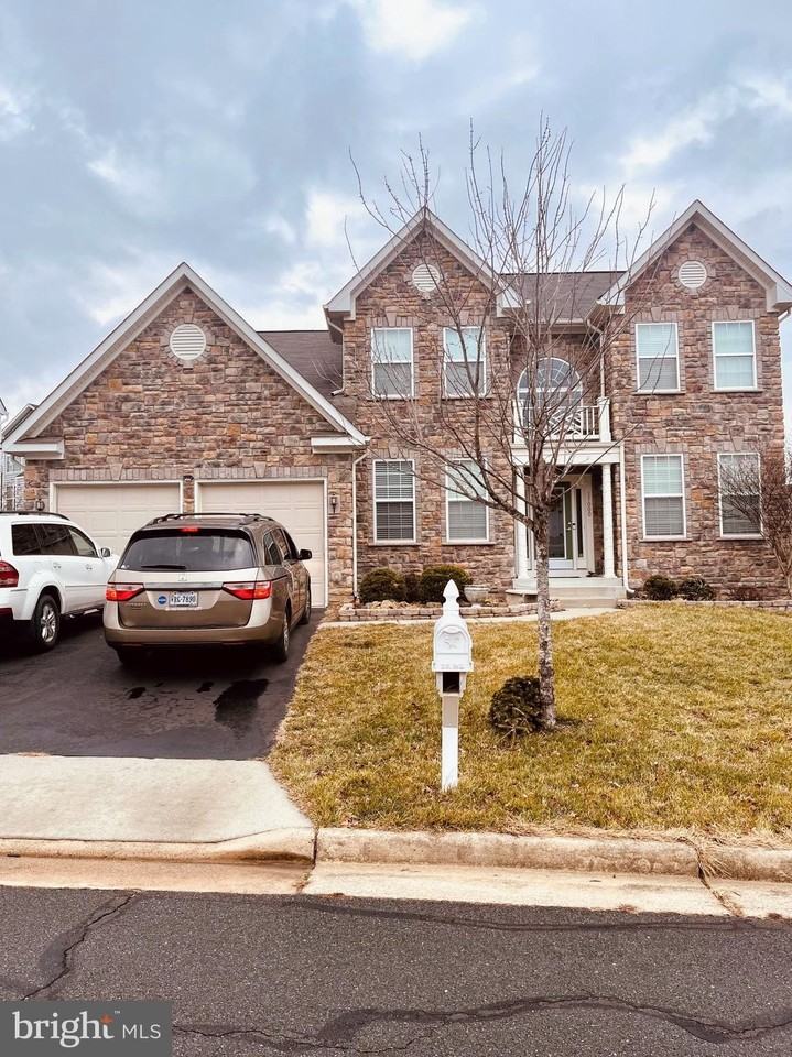 17000 Charlesbourg Pl - Photo 4 of 22