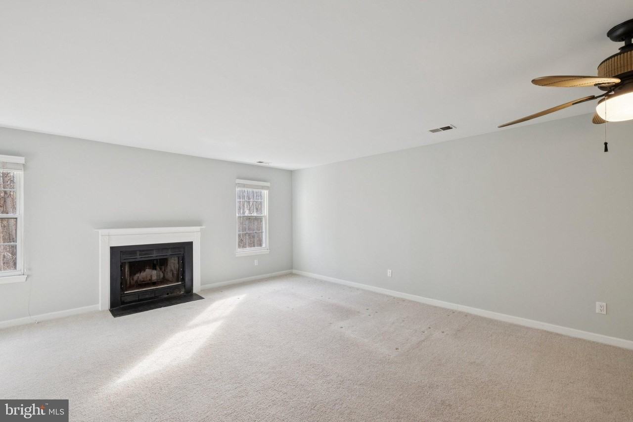 4241 Stockbridge Dr - Photo 6 of 20