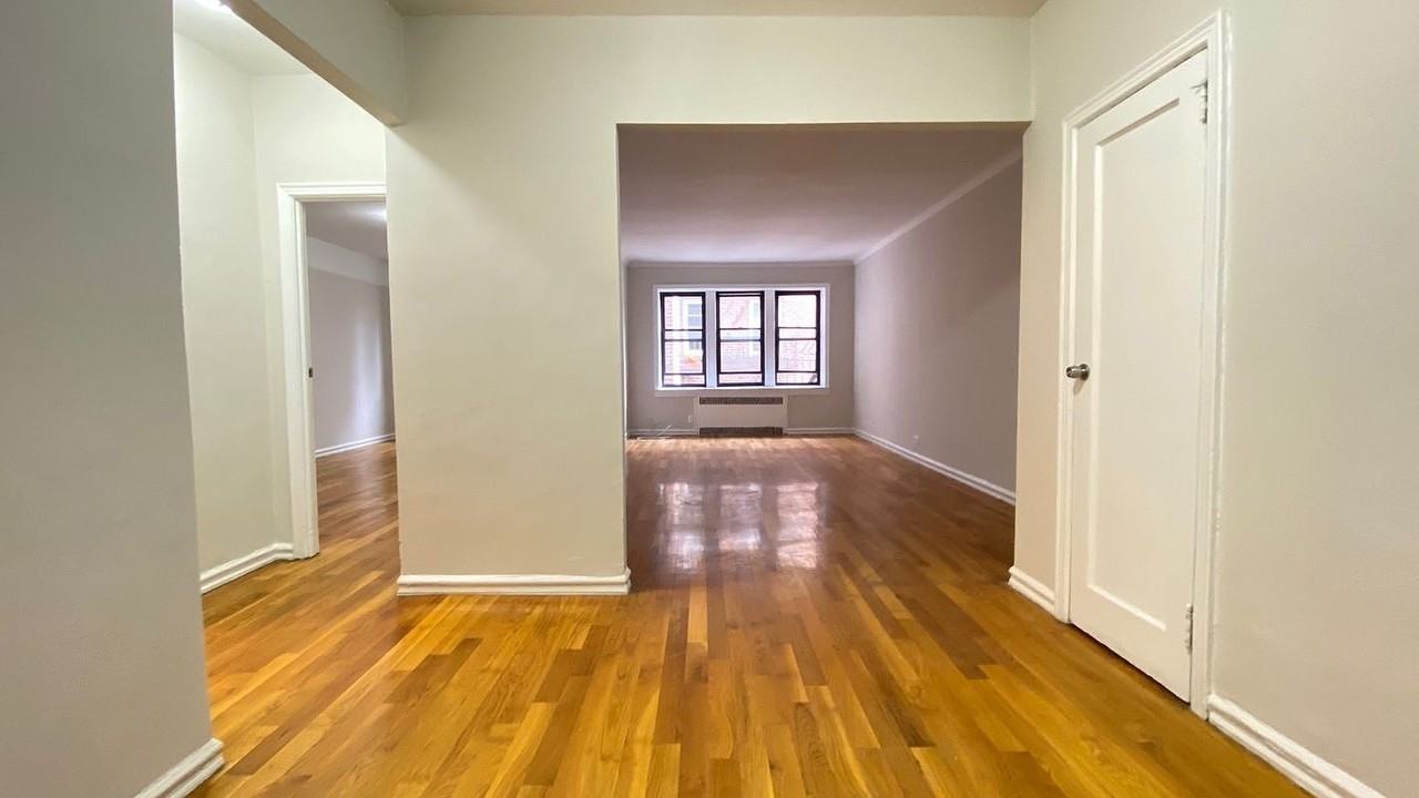 7609 34th Ave #316 - Photo 2 of 8