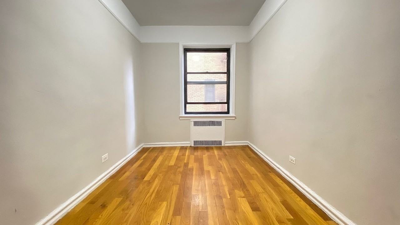 7609 34th Ave #316 - Photo 3 of 8