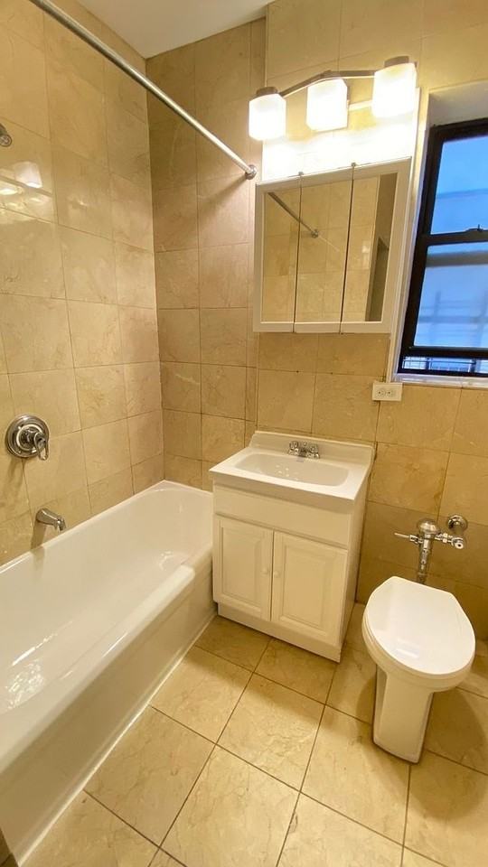 7609 34th Ave #316 - Photo 4 of 8