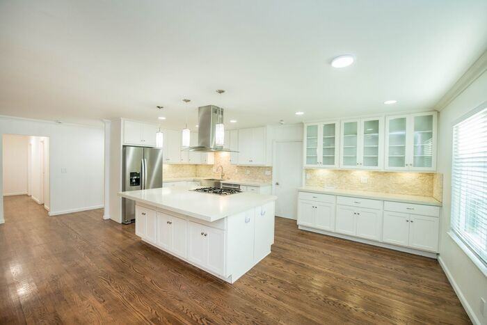 1733 Gisler Ave #NA - Photo 7 of 11