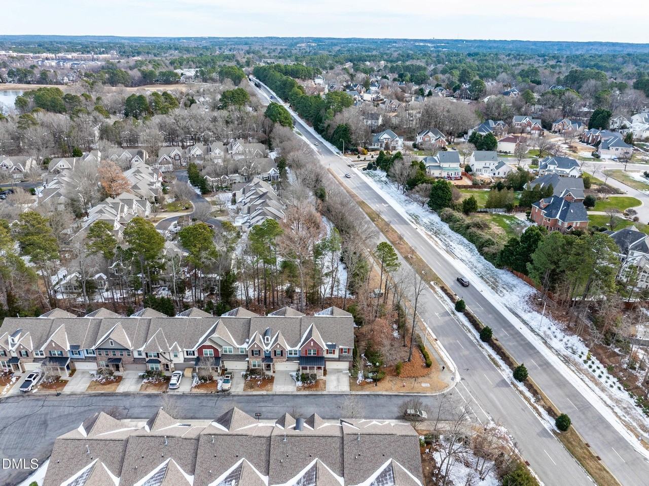 3908 Valley Side Ct - Photo 3 of 33