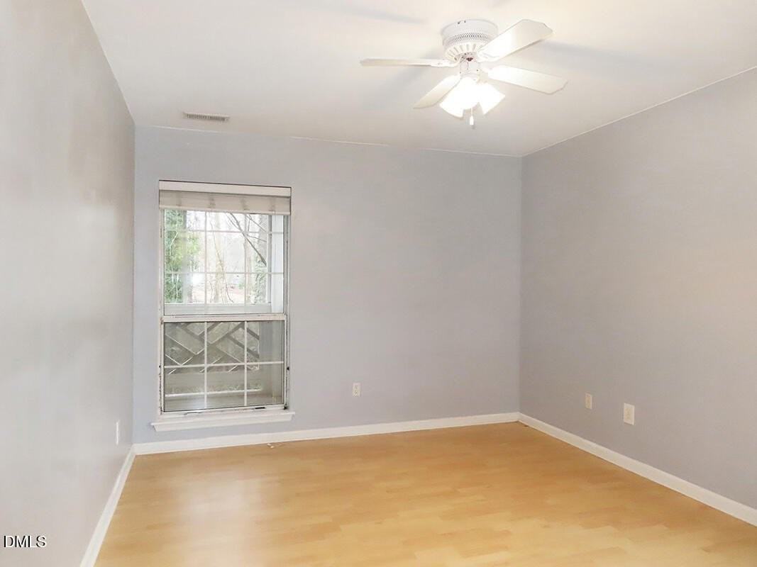 1003 Kingswood Dr Apt J #J - Photo 7 of 10