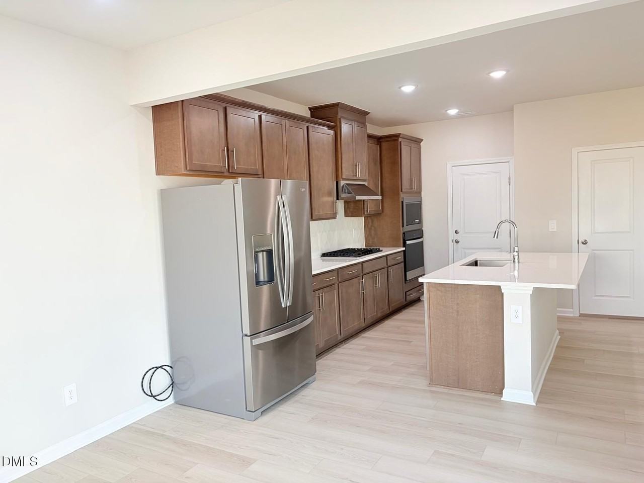 640 Red River Dr - Photo 4 of 42