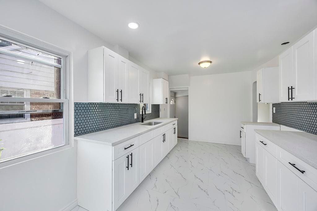 New Hyde Park Rd #NA - Photo 5 of 11