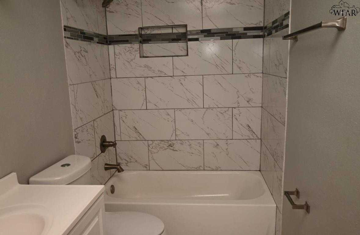 3016 Thomas Ave - Photo 6 of 12