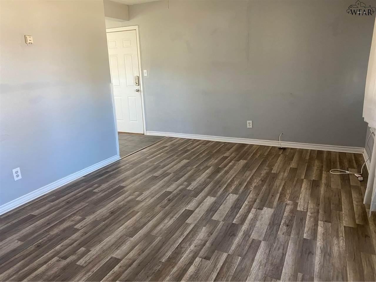 2909 Cunningham Dr - Photo 2 of 6