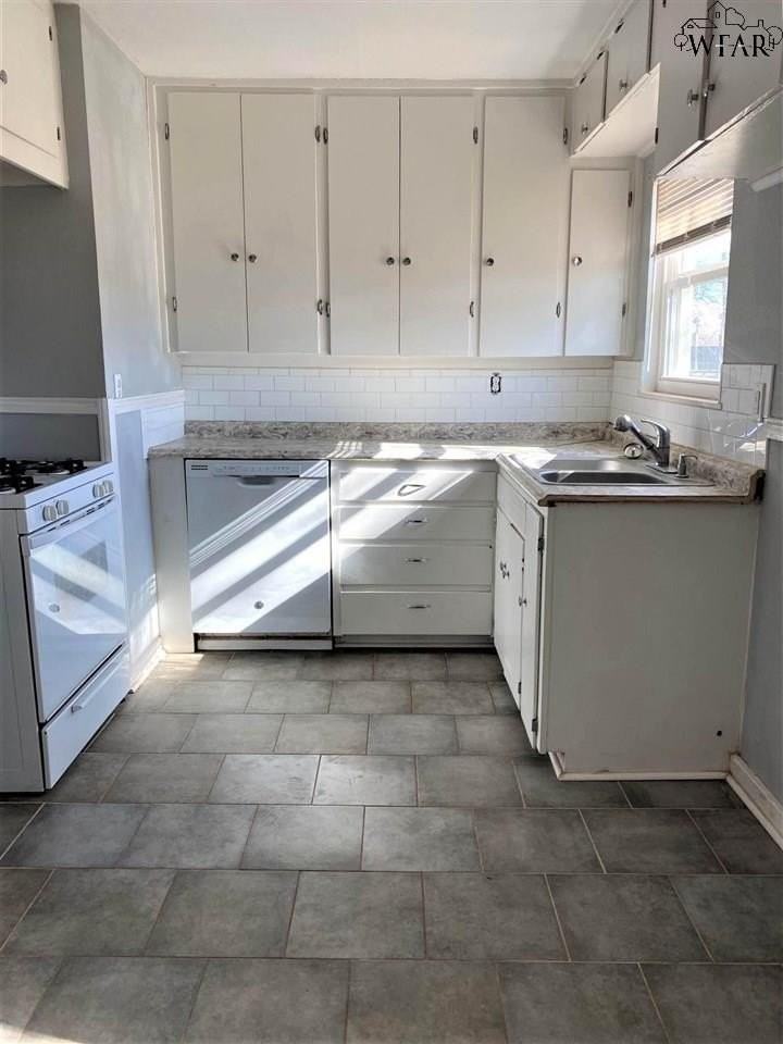 2909 Cunningham Dr - Photo 5 of 6