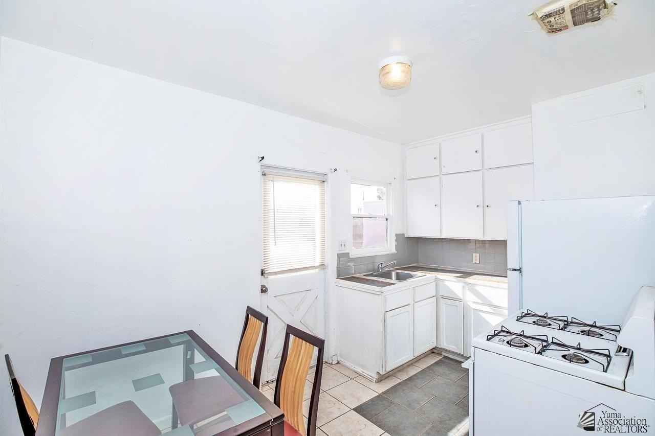 531 S 1st Ave #2 - Photo 5 of 14