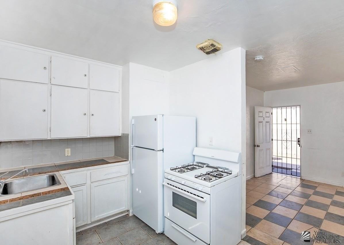 531 S 1st Ave #2 - Photo 6 of 14