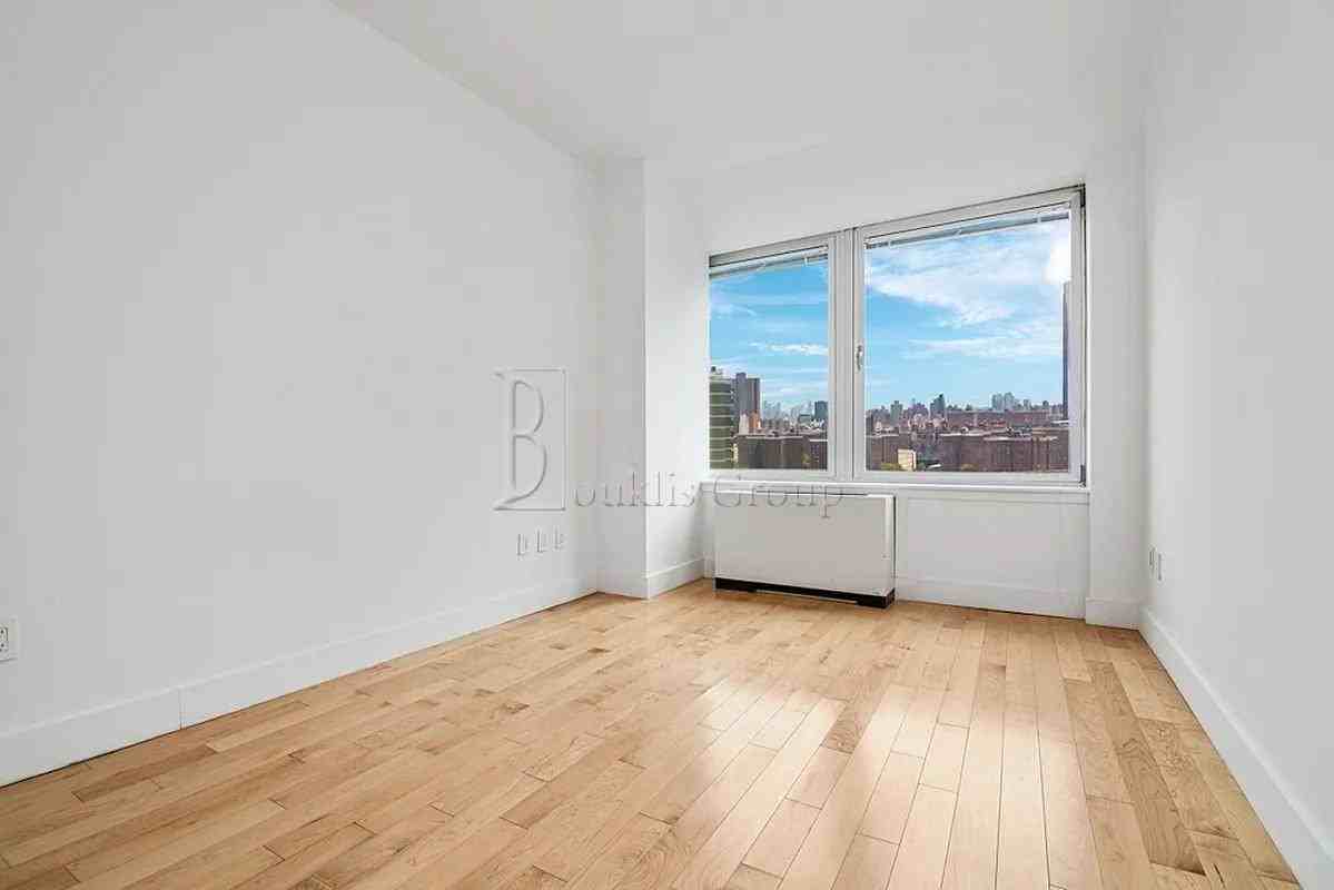 Water St #906 - Photo 5 of 10