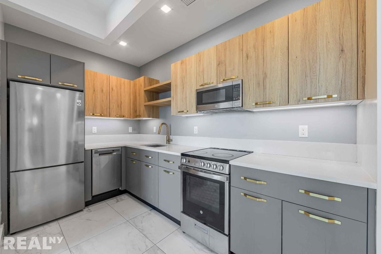 1801 Broadway #5C - Photo 3 of 6