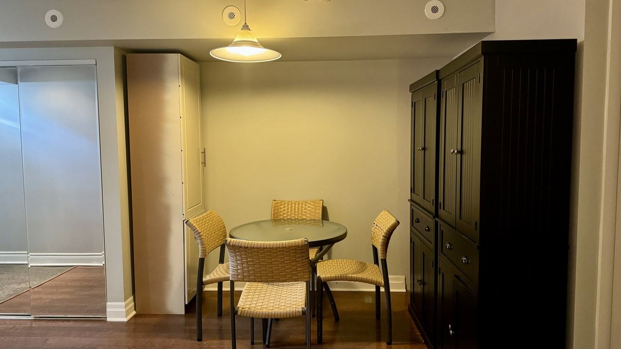 Jarvis St & Carlton St. - Photo 4 of 9