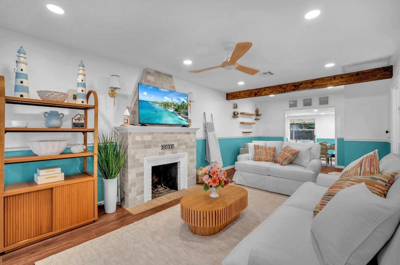 528 N Palmway - Photo 3 of 20