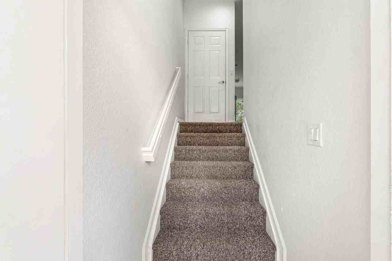 1859 Ne 5th St - Photo 6 of 43