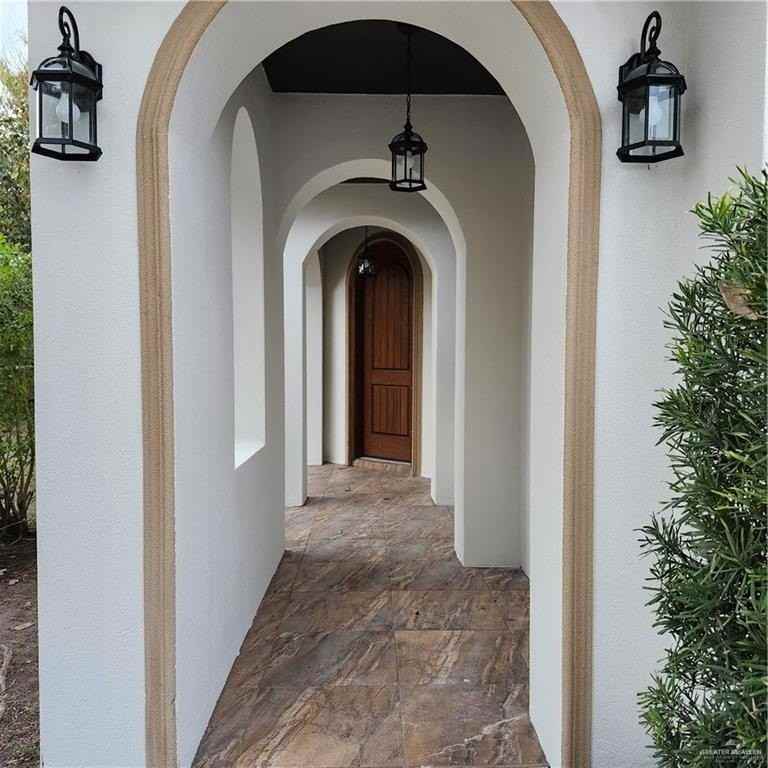 2904 Capri Ct - Photo 2 of 28