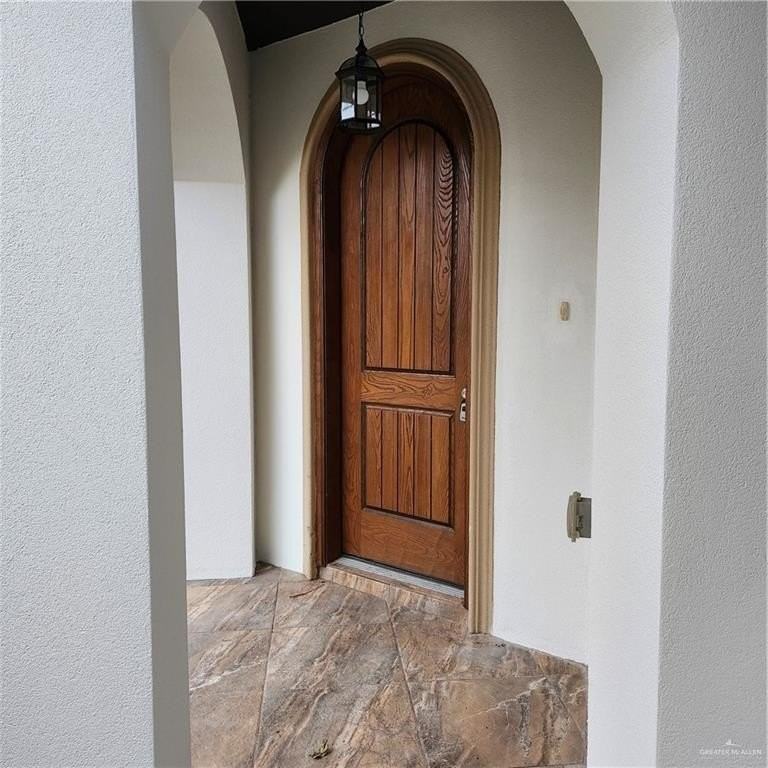 2904 Capri Ct - Photo 3 of 28