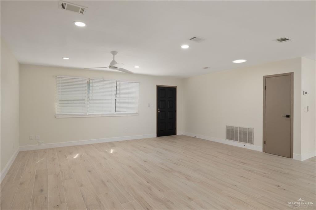 208 W Fern Ave - Photo 3 of 19