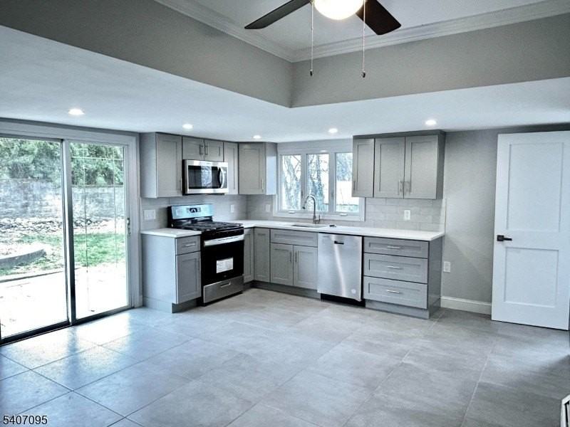 28 Iroquois Ave - Photo 4 of 15