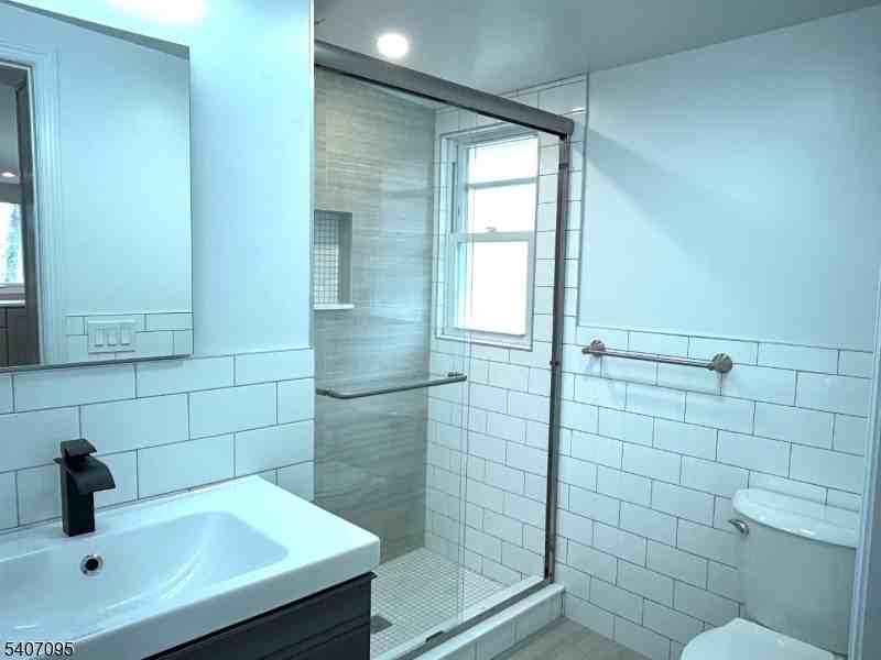 28 Iroquois Ave - Photo 7 of 15