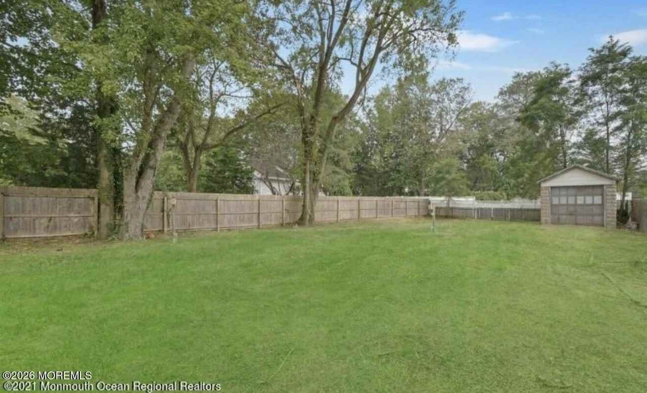 313 Norwood Ave - Photo 3 of 21