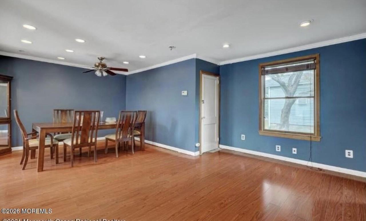 313 Norwood Ave - Photo 4 of 21