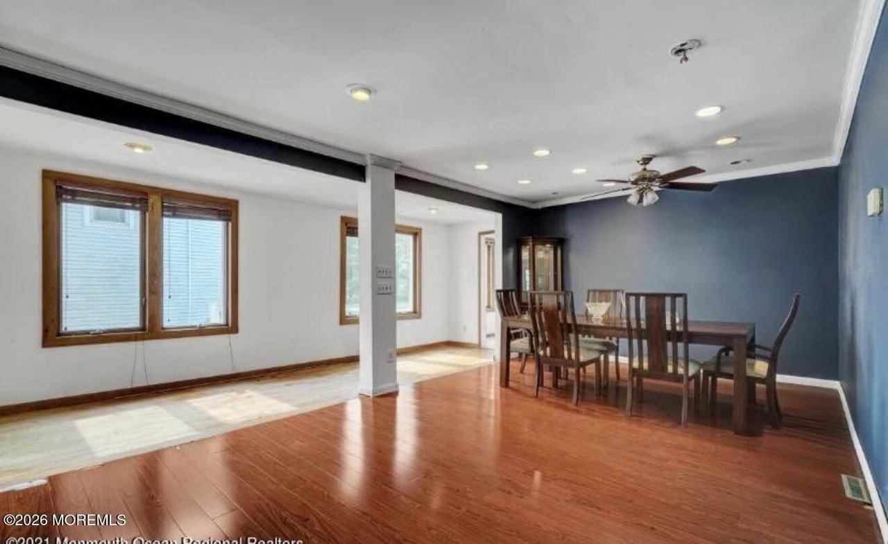 313 Norwood Ave - Photo 5 of 21