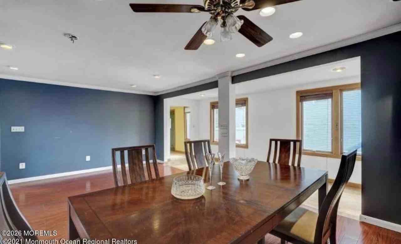 313 Norwood Ave - Photo 6 of 21