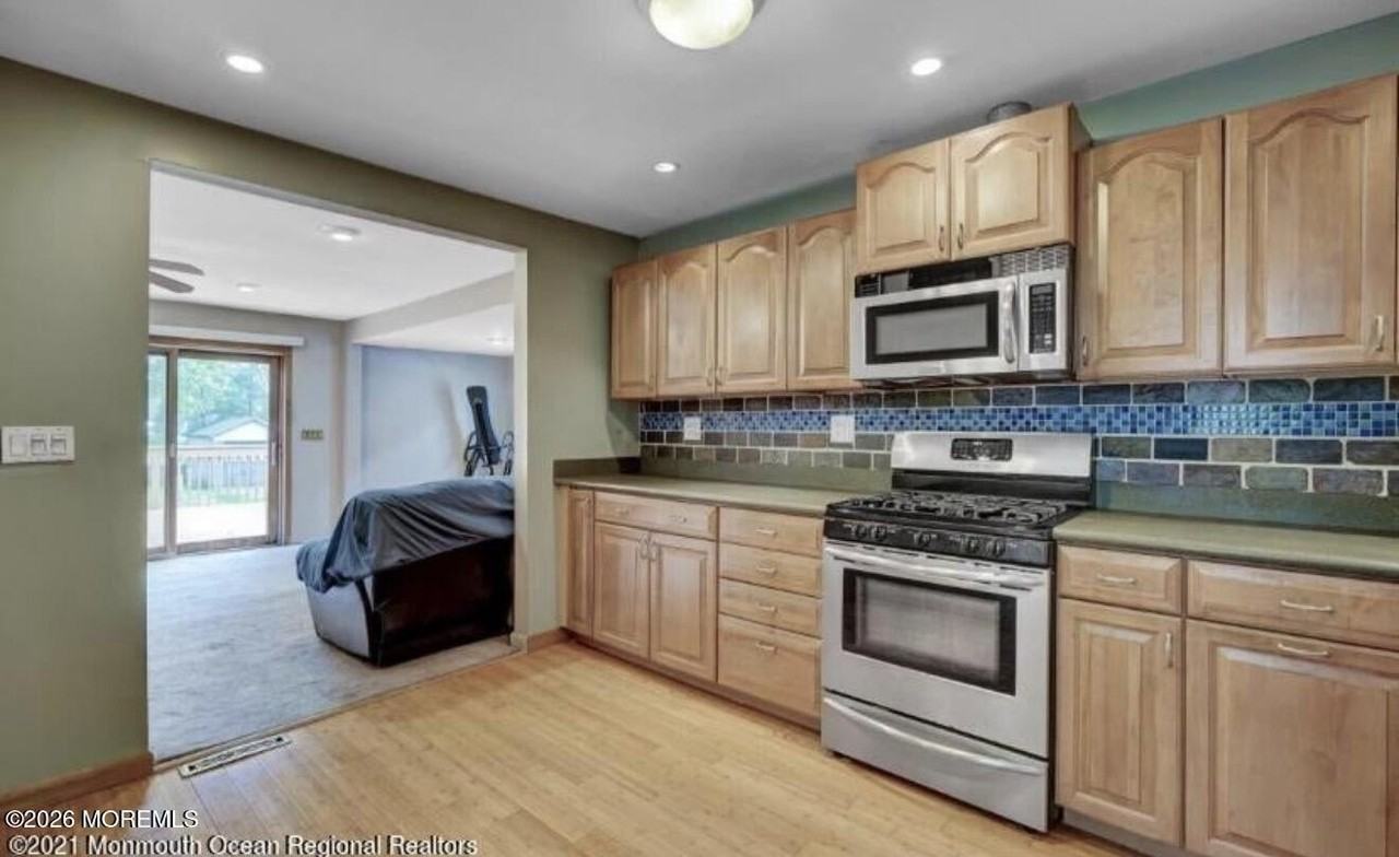 313 Norwood Ave - Photo 7 of 21