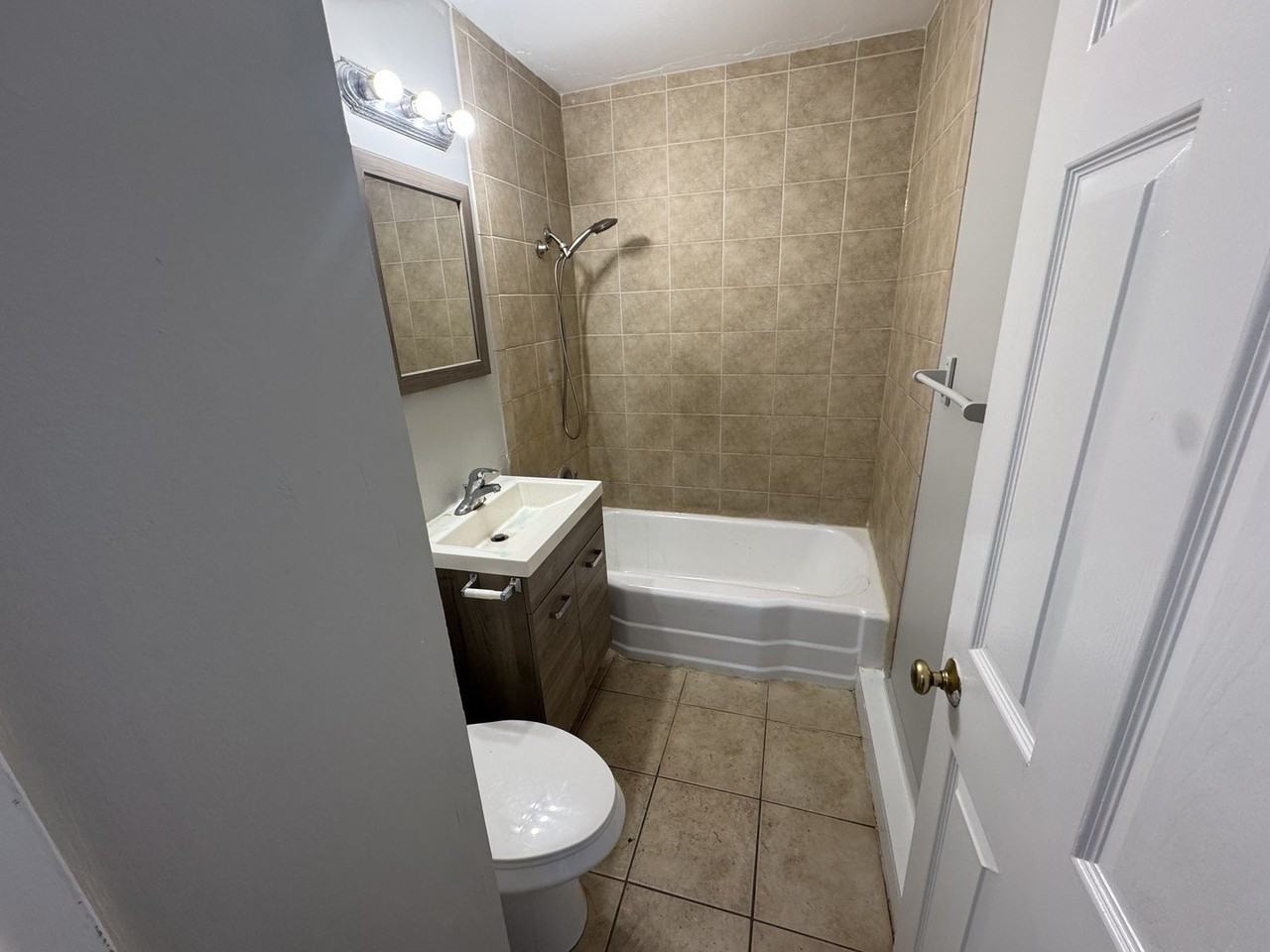 16935 Western Ave - Photo 7 of 16