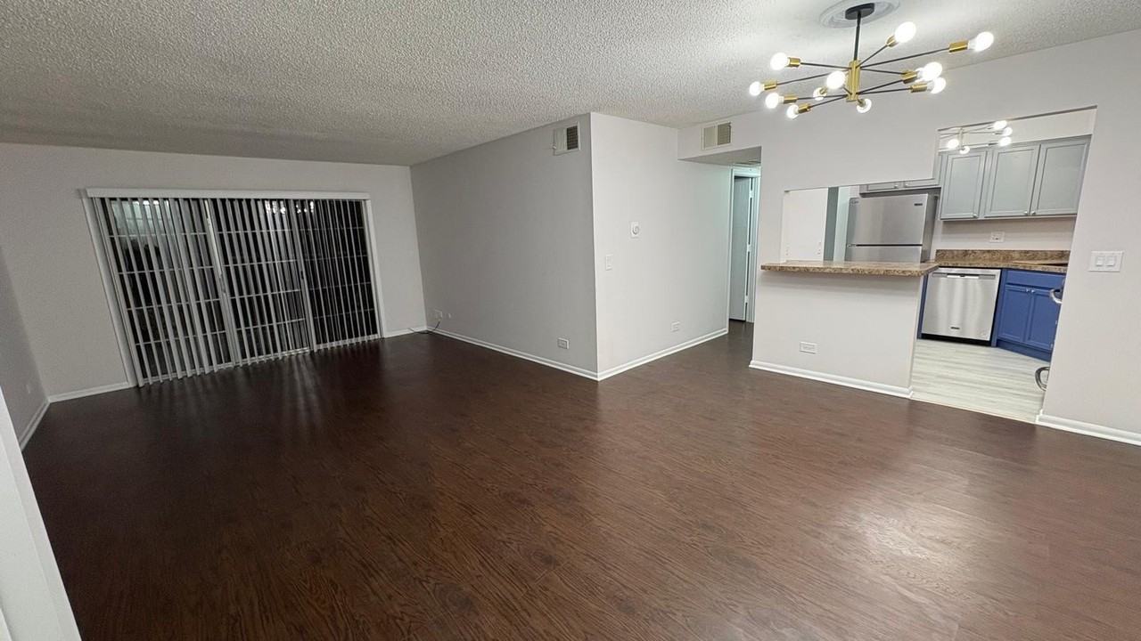 1125 Pleasant Run Dr Apt 806 #806 - Photo 5 of 9