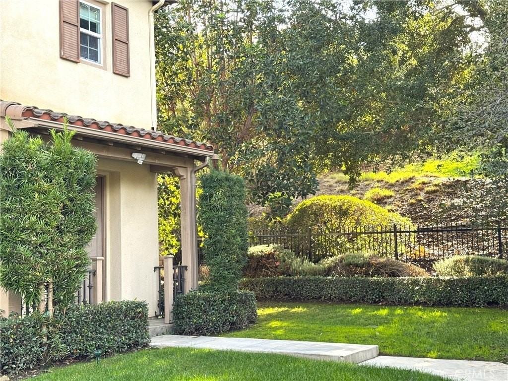 2 Honeydew - Photo 2 of 50