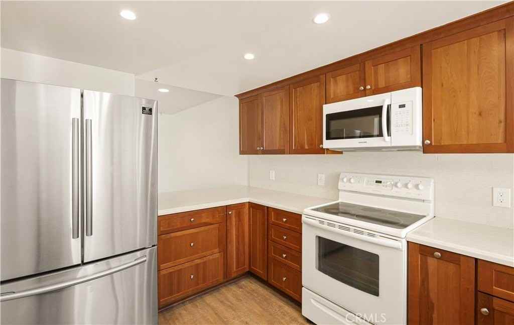 5136 Thorn Tree Ln - Photo 5 of 36