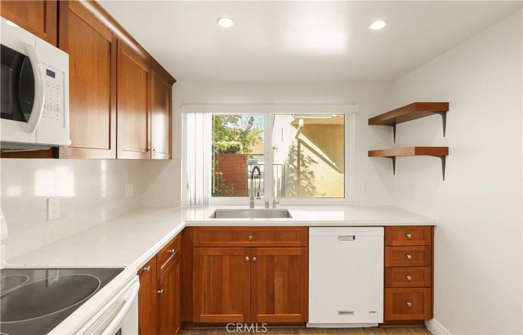 5136 Thorn Tree Ln - Photo 6 of 36