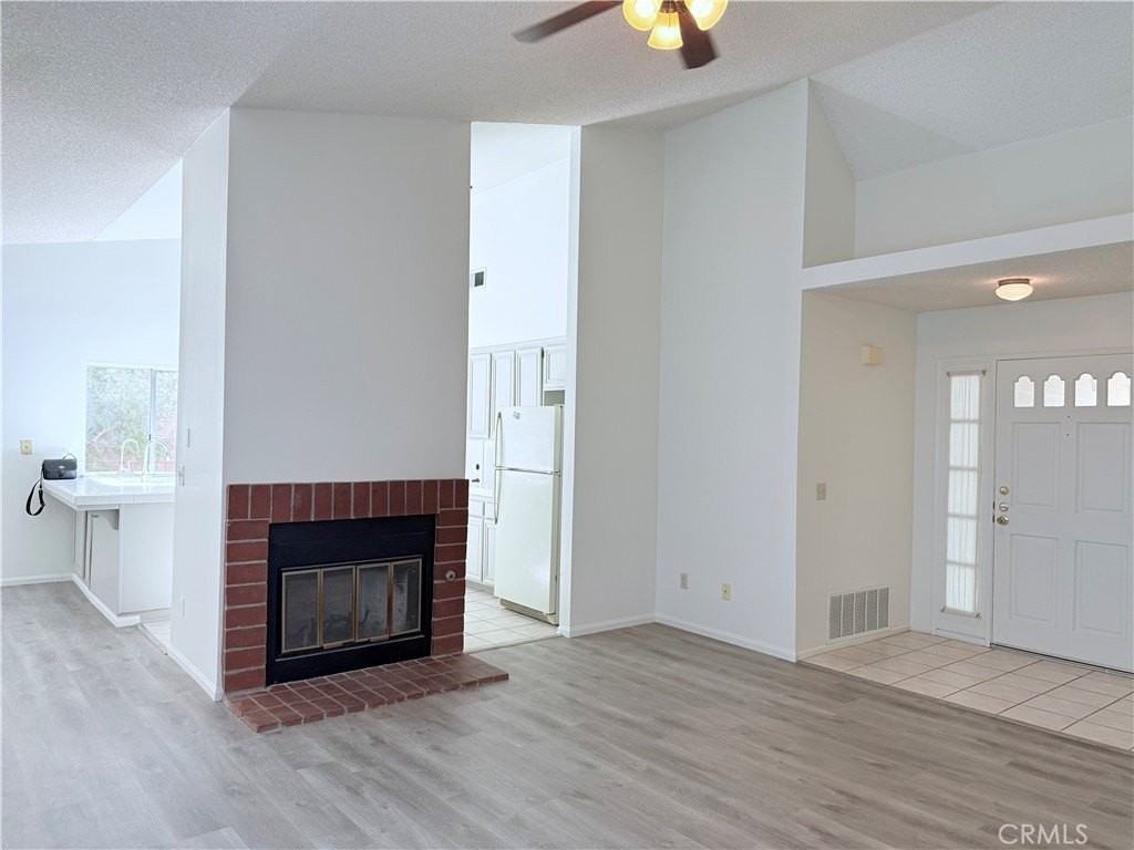 39330 Gainsborough Dr - Photo 4 of 9