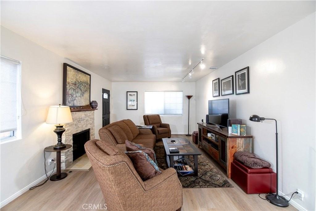 14650 Valerio St - Photo 3 of 45