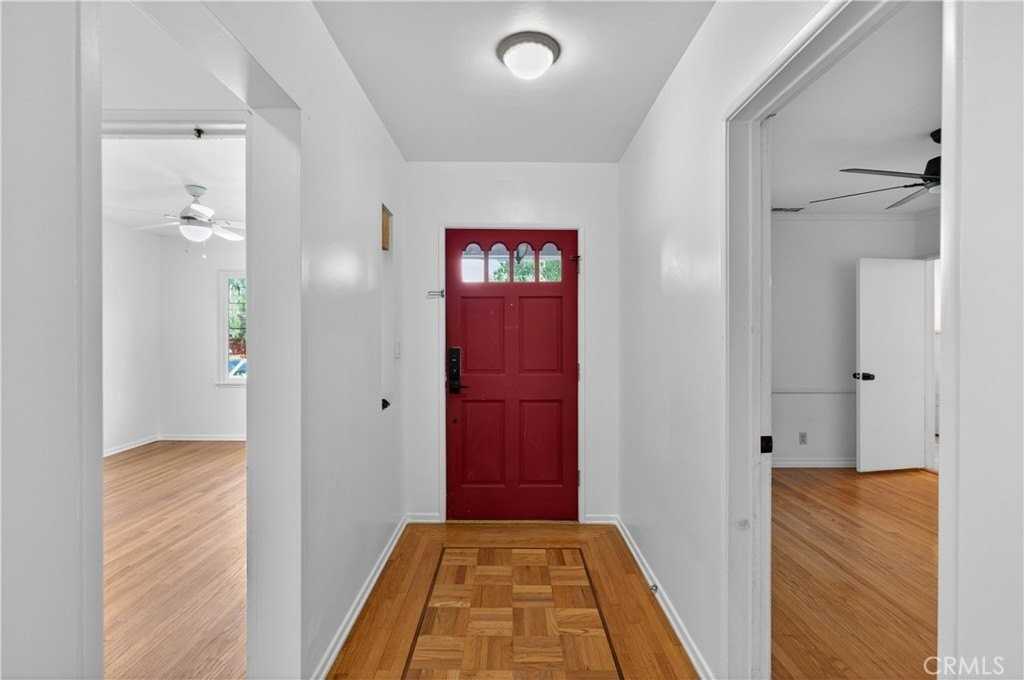 5007 Canoga Ave - Photo 2 of 16