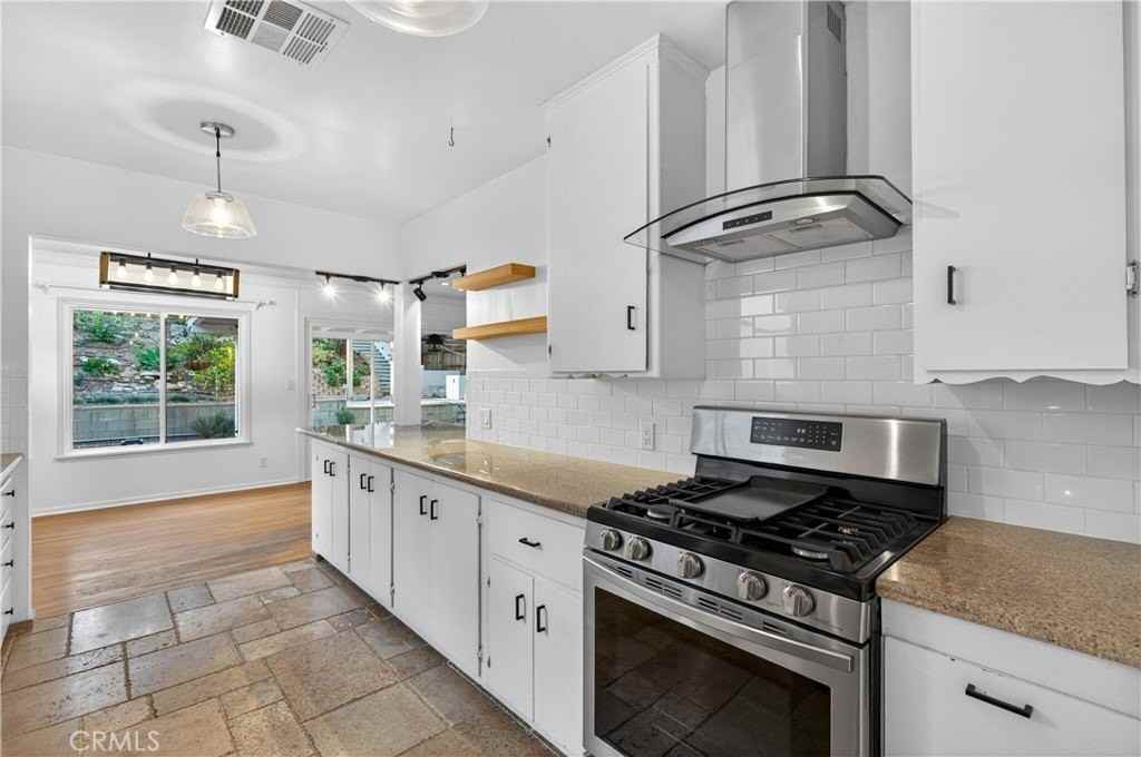 5007 Canoga Ave - Photo 5 of 16