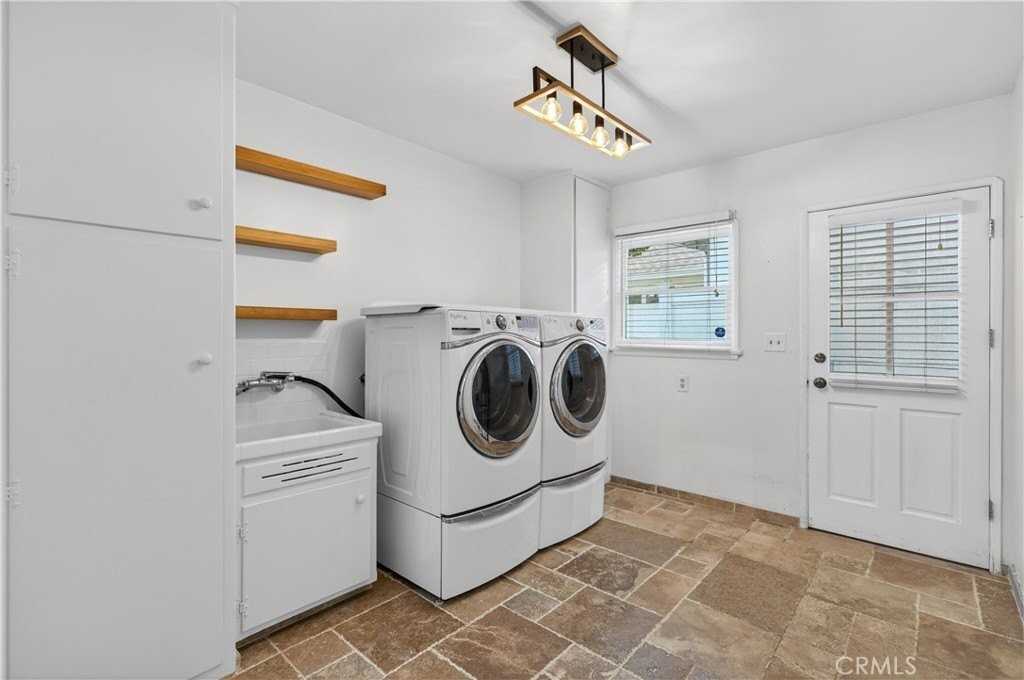 5007 Canoga Ave - Photo 6 of 16