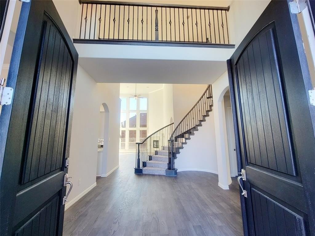 1220 Saint Peter Ln - Photo 3 of 40