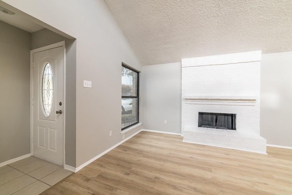 2915 Canis Cir - Photo 3 of 15