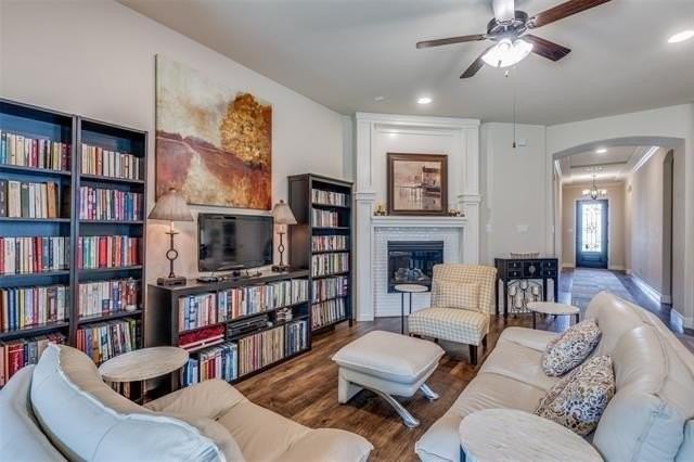 3523 Charleston Dr - Photo 3 of 21