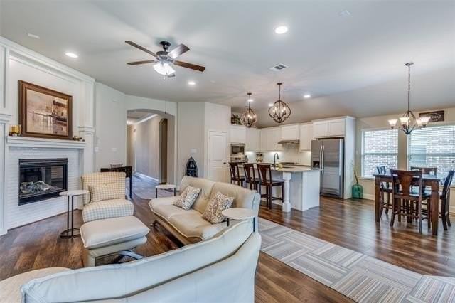 3523 Charleston Dr - Photo 4 of 21