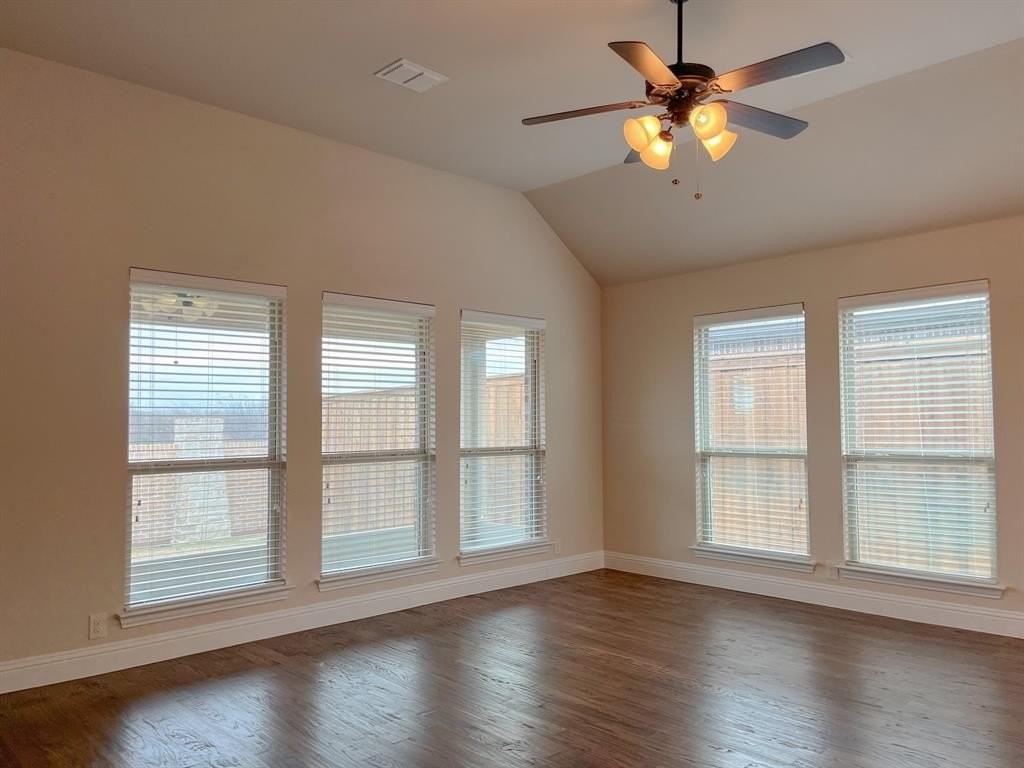 1205 Roadrunner Dr - Photo 7 of 20