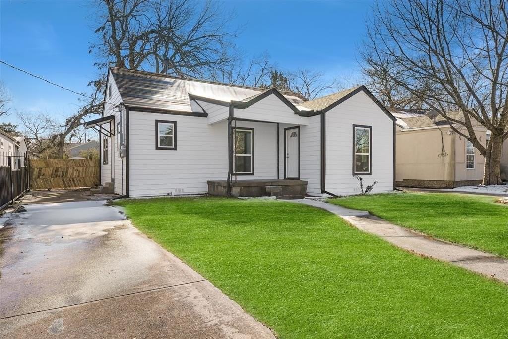 734 Genoa Ave - Photo 2 of 24