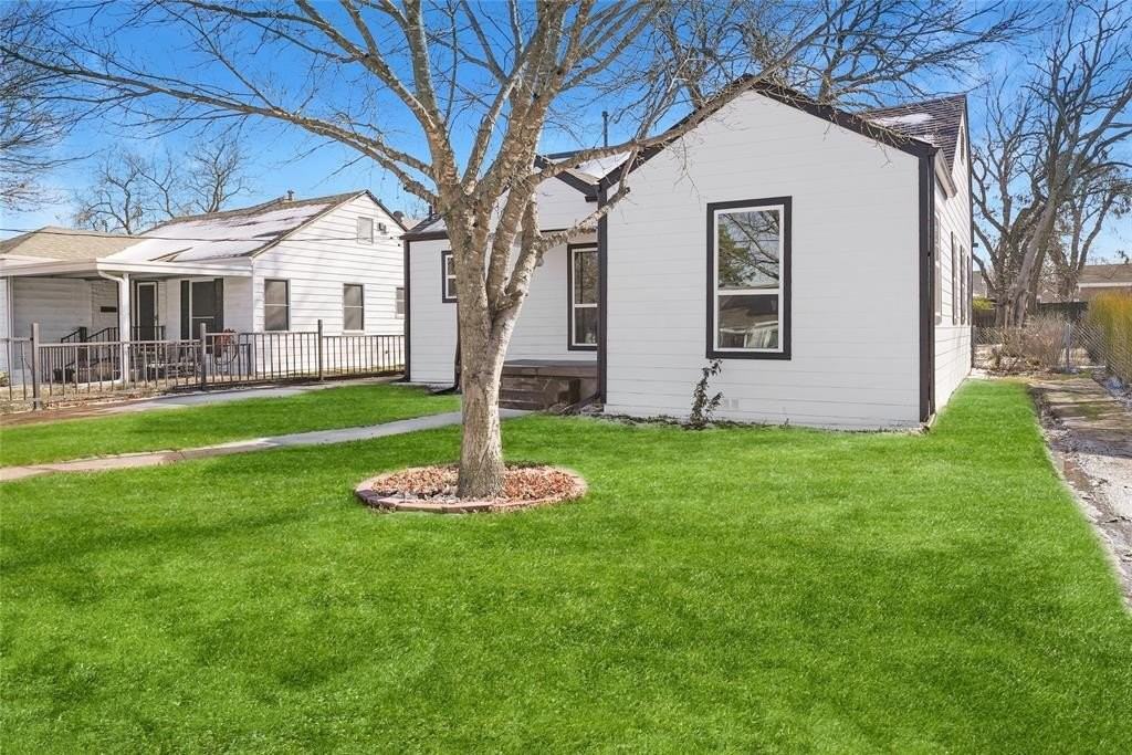 734 Genoa Ave - Photo 3 of 24